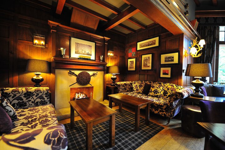 Lounge 26 of 37