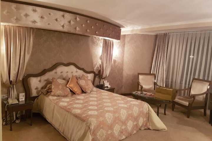 Room 6 of 6
