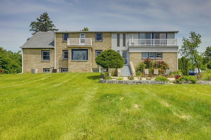 Pet-friendly New Berlin Retreat w / Patio & Yard!