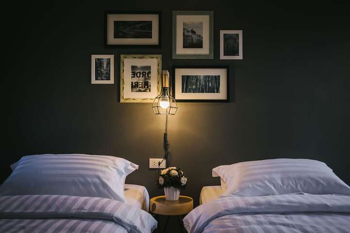 Room 4 of 63