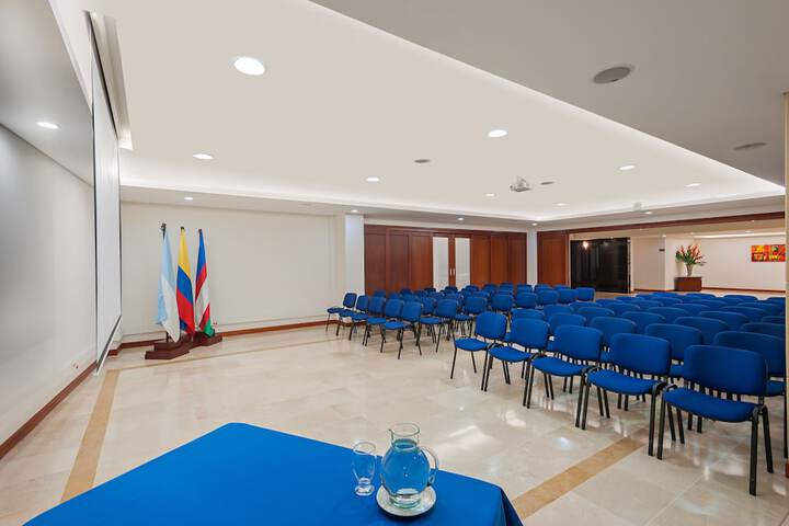 Business Center 63 of 73