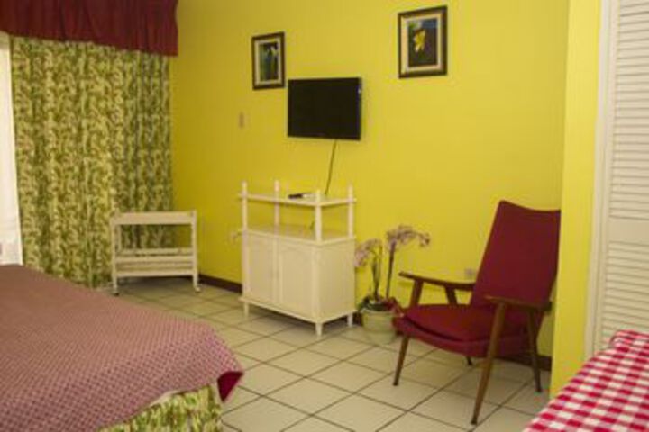 Room 35 of 76