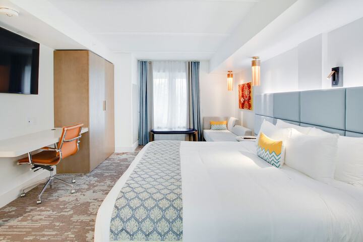 Room 15 of 73