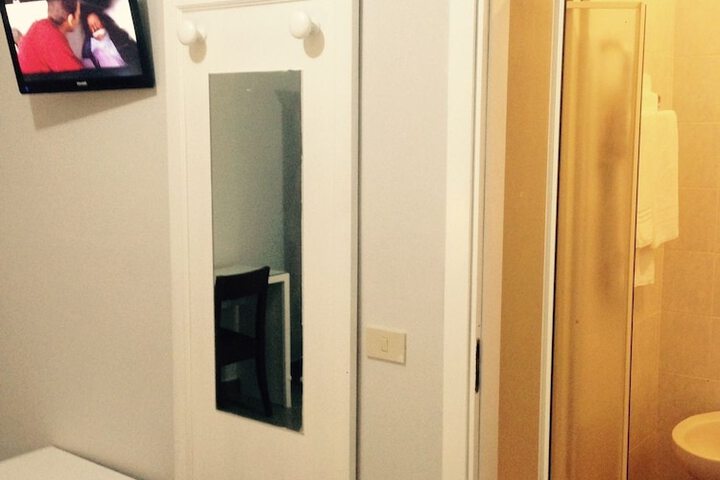 Room 31 of 39