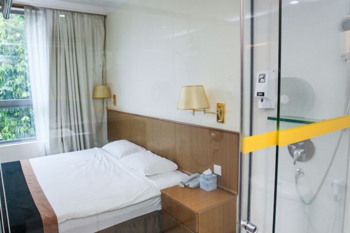 Room 8 of 44