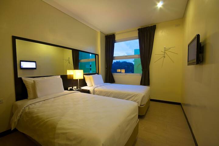 Room 7 of 19