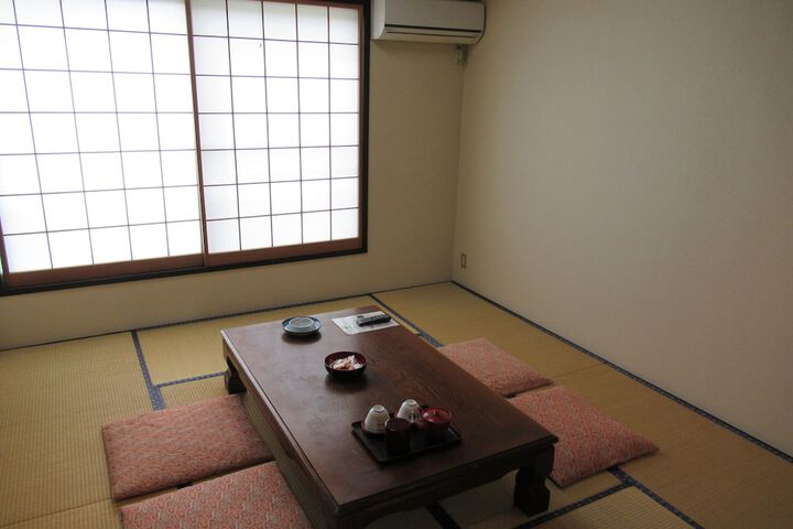 Room 6 of 44