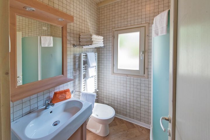 Room 15 of 25