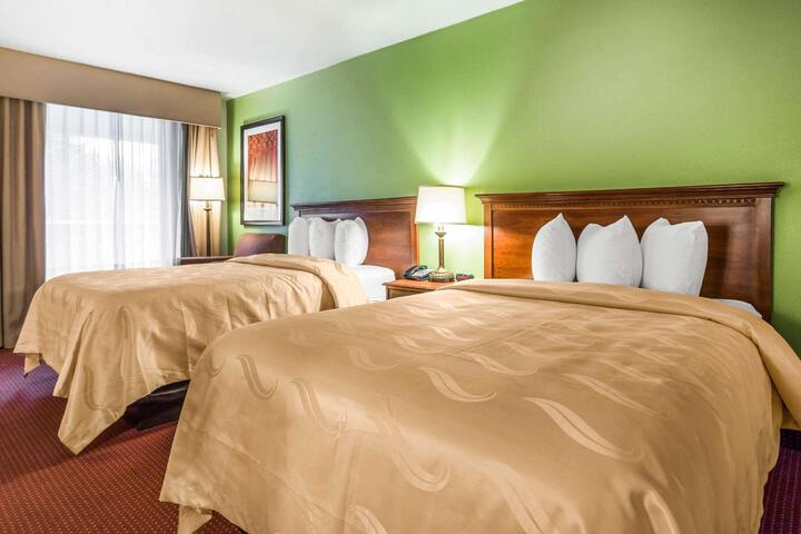 2 Double Beds (7 of 28)