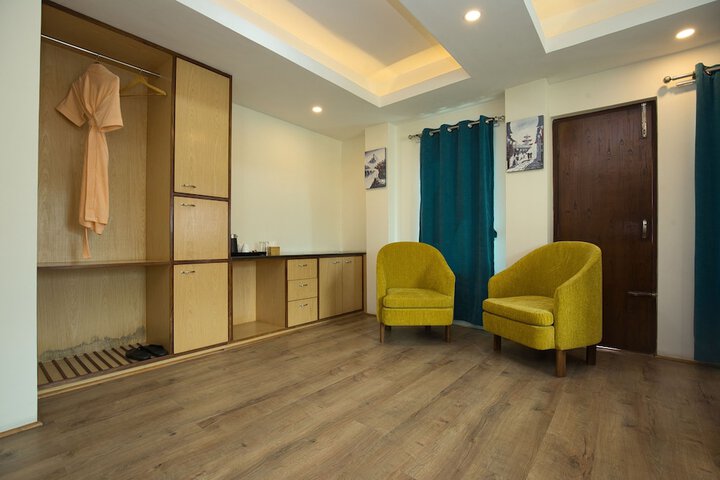 Room 27 of 55