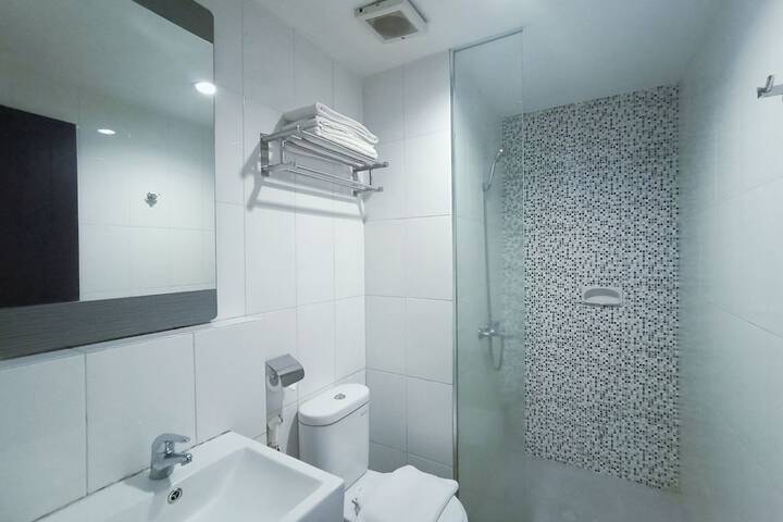 Room 12 of 23