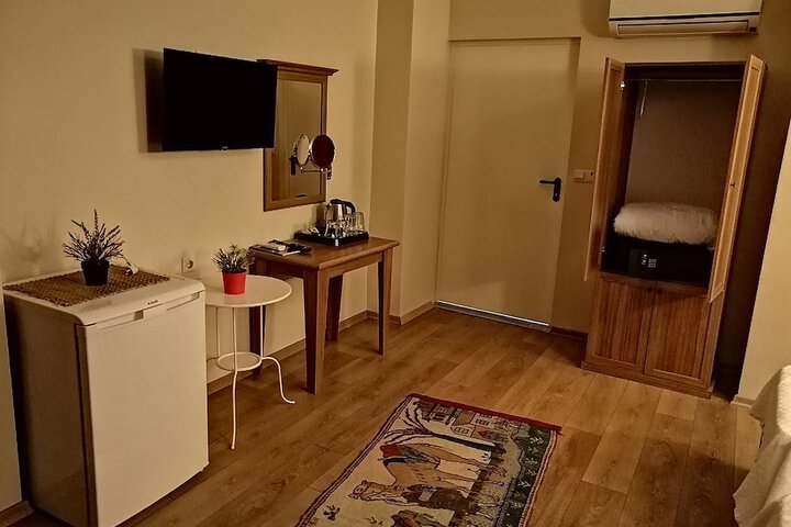 Room 14 of 38