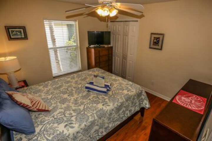 Room 18 of 25