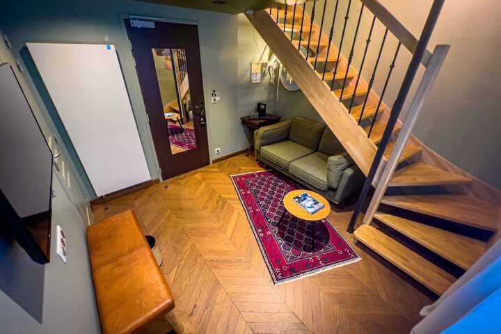 Room 44 of 76