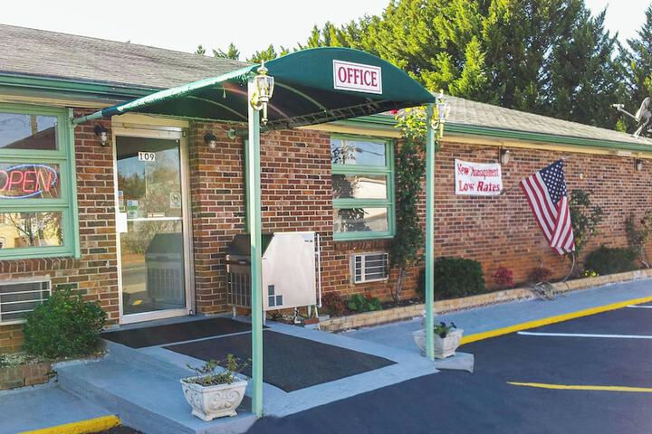 Hotel Entry
