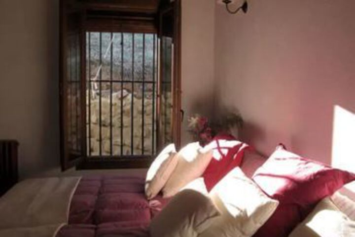 Room 5 of 11