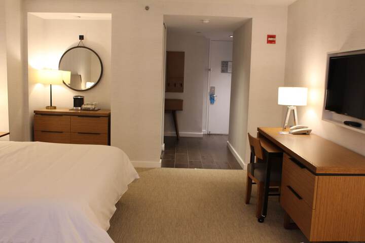 Room 14 of 82
