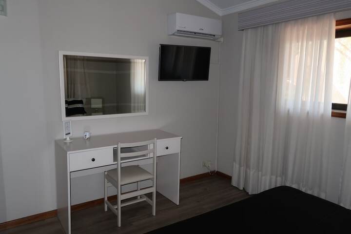 Room 13 of 36