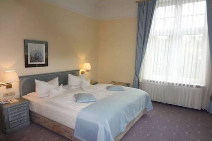 HOTEL OASIS