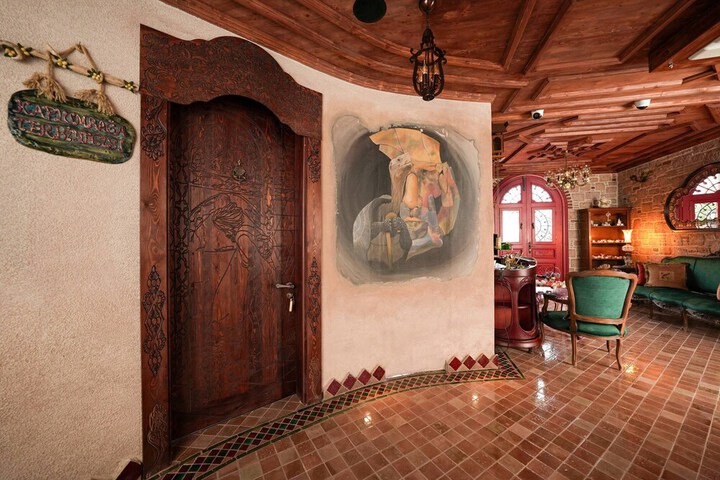 Hotel Interior 126 of 171