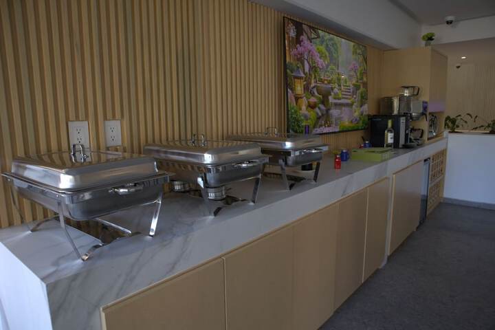 Dining 76 of 90