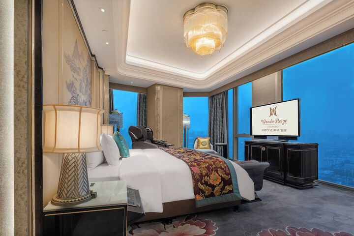Room 37 of 90