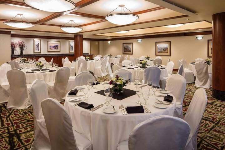 Ballroom/Hall 50 of 86