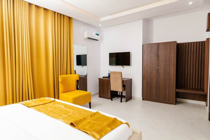 Room 14 of 52