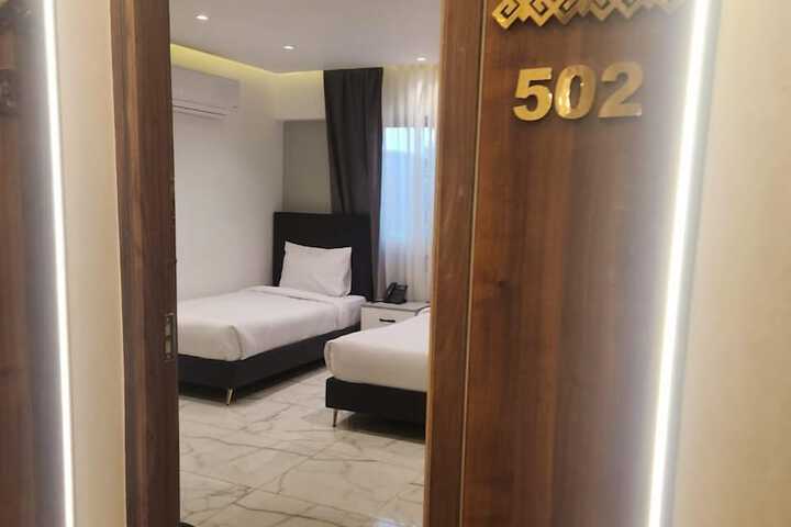Room 26 of 85