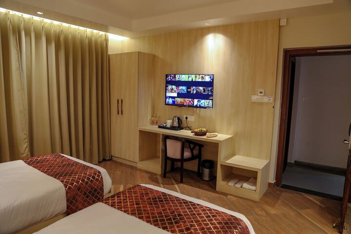 Room 3 of 16