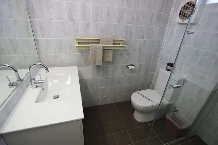 Room 7 of 22
