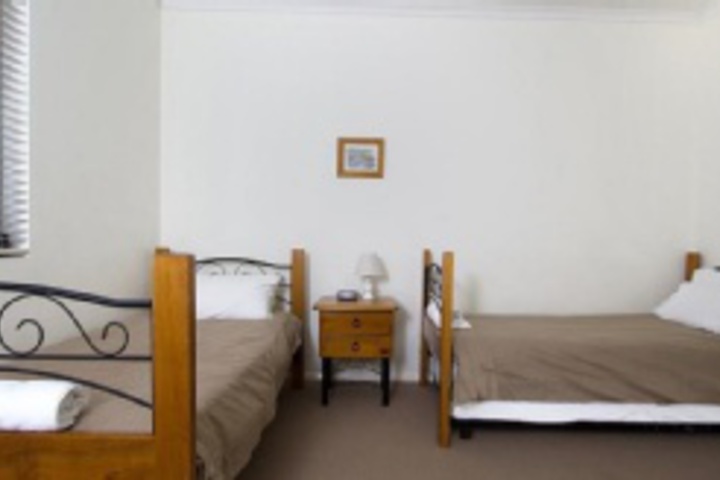 Room 32 of 276
