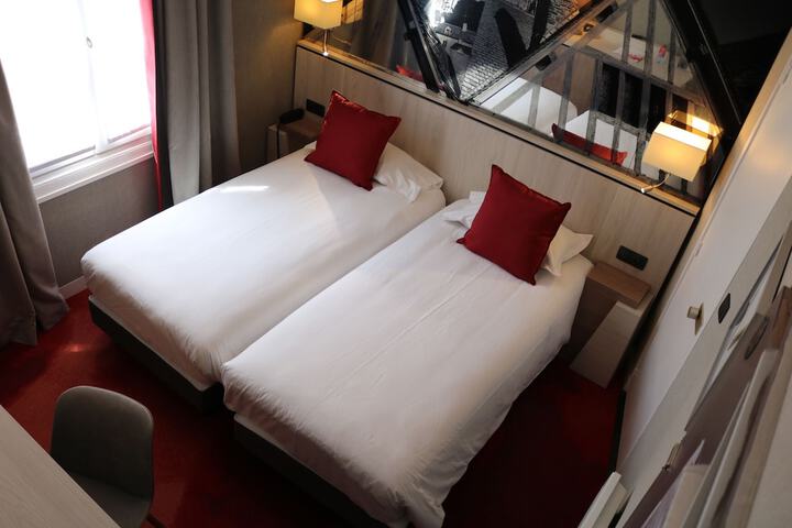 Room 8 of 53