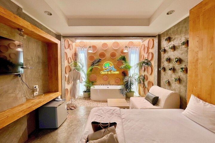 Room 14 of 38
