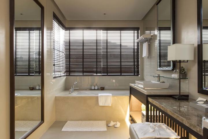Room 32 of 175