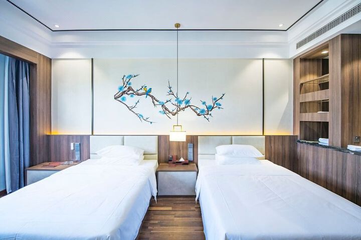 Room 17 of 18