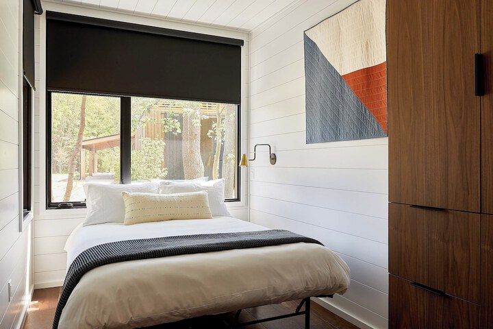 Suite Queen Size Bed (9 of 15)