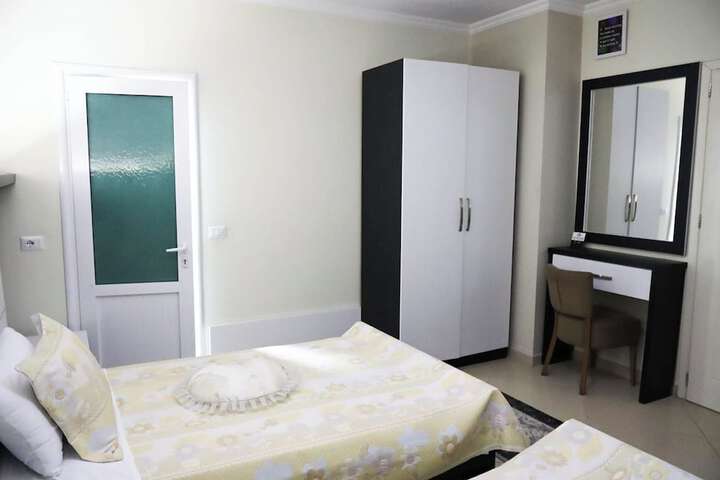 Room 6 of 67