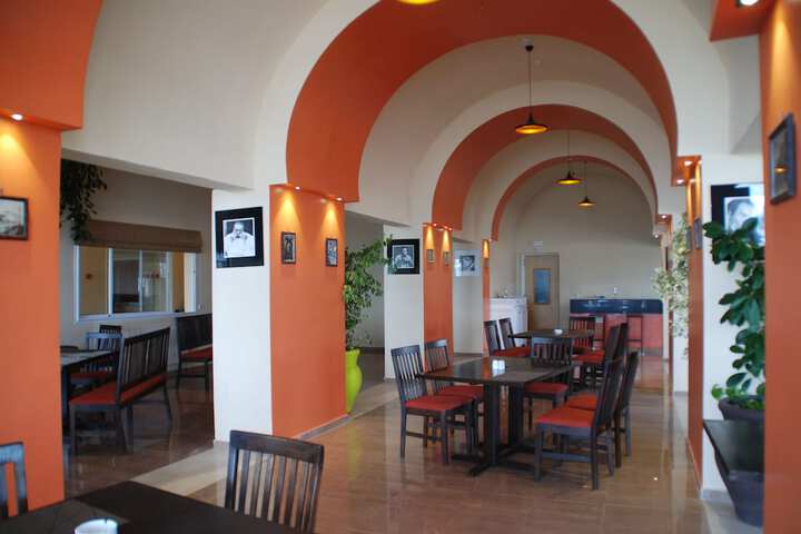 Dining 57 of 103