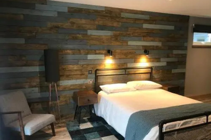 Room 4 of 22