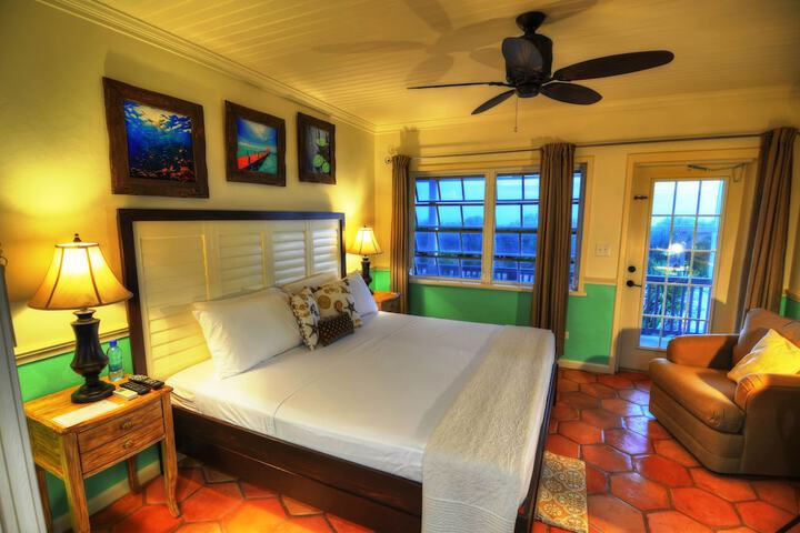 Room 6 of 75