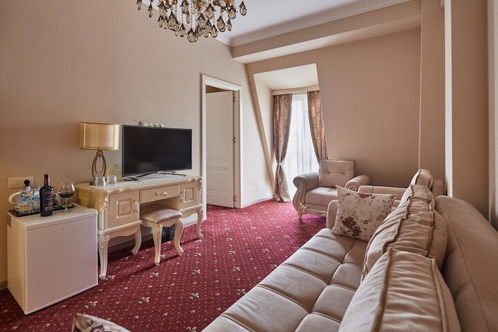 Room 16 of 32
