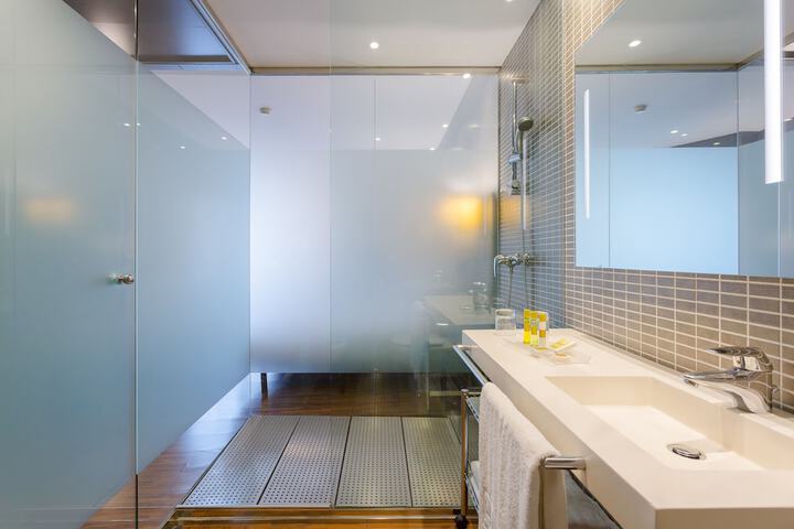 Clean Restrooms