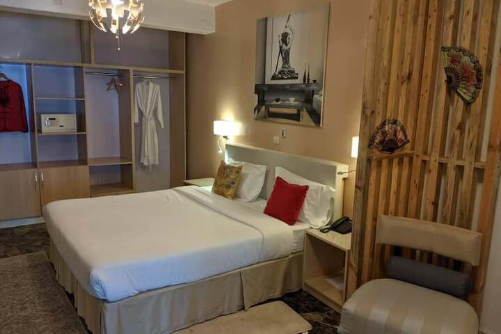 Room 2 of 26
