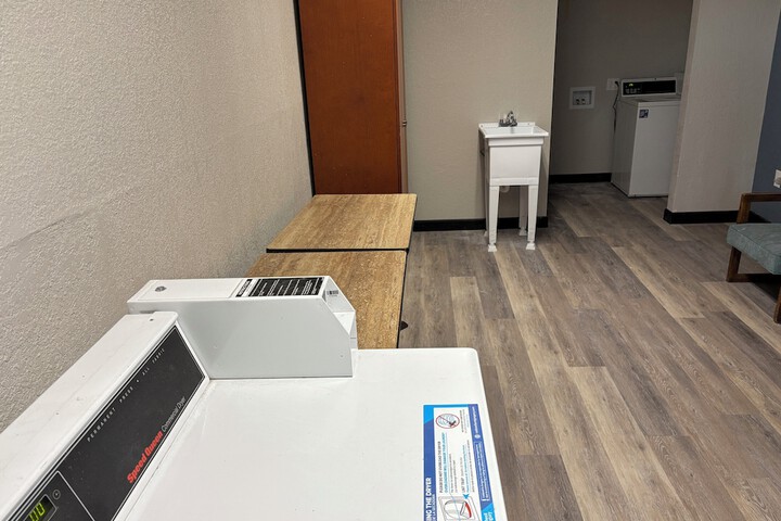 Room 14 of 16