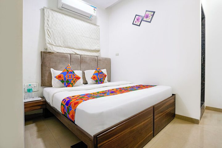 Room 9 of 26