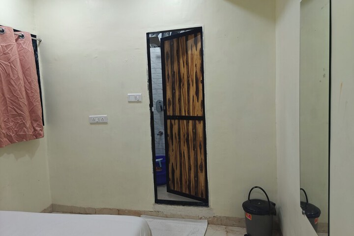 Room 45 of 76