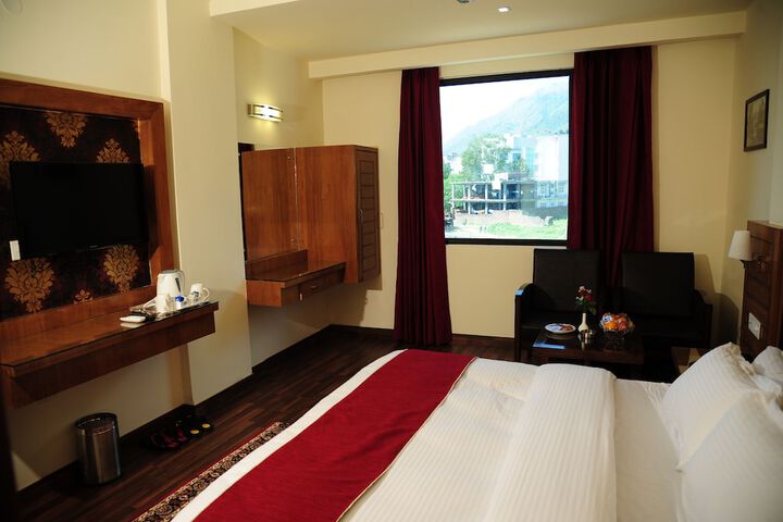 Room 46 of 76