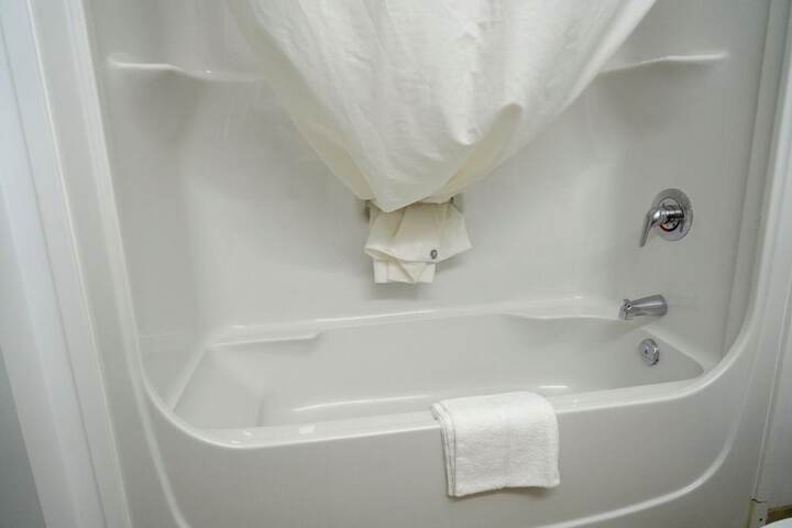 Room 28 of 36