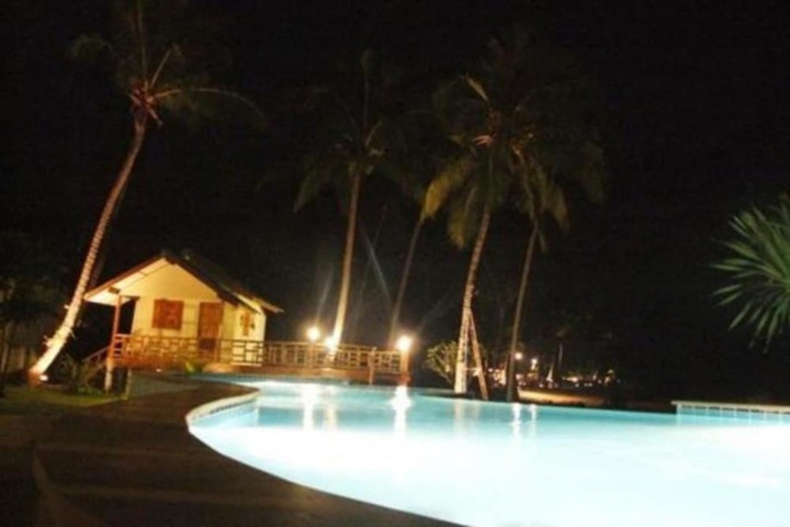 Hotel Pool